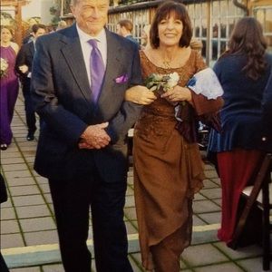 MOB Tea length gown (54”L), fit 36C bust, 27 waist Just dry cleaned. Like new!